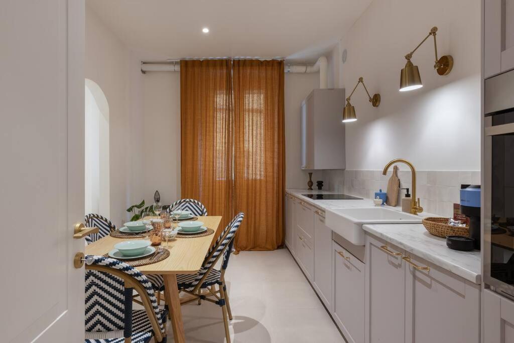 Foscolo 46 - Elegant Family Apartment 的里雅斯特 外观 照片